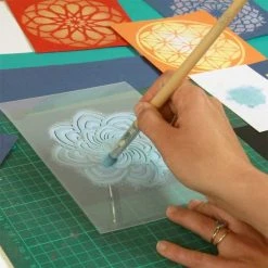 Accessoires Bombes De Peinture Pochoir A5 - Motif Fleurs - Qbix -Creavea Shop pochoir a5 motif fleurs qbix p 3